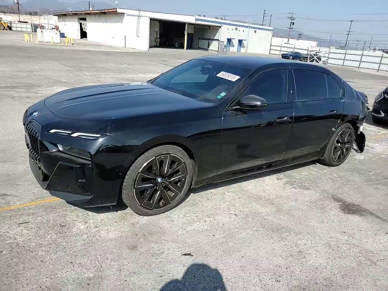 Фото: WBY43EJ0XRCR21088