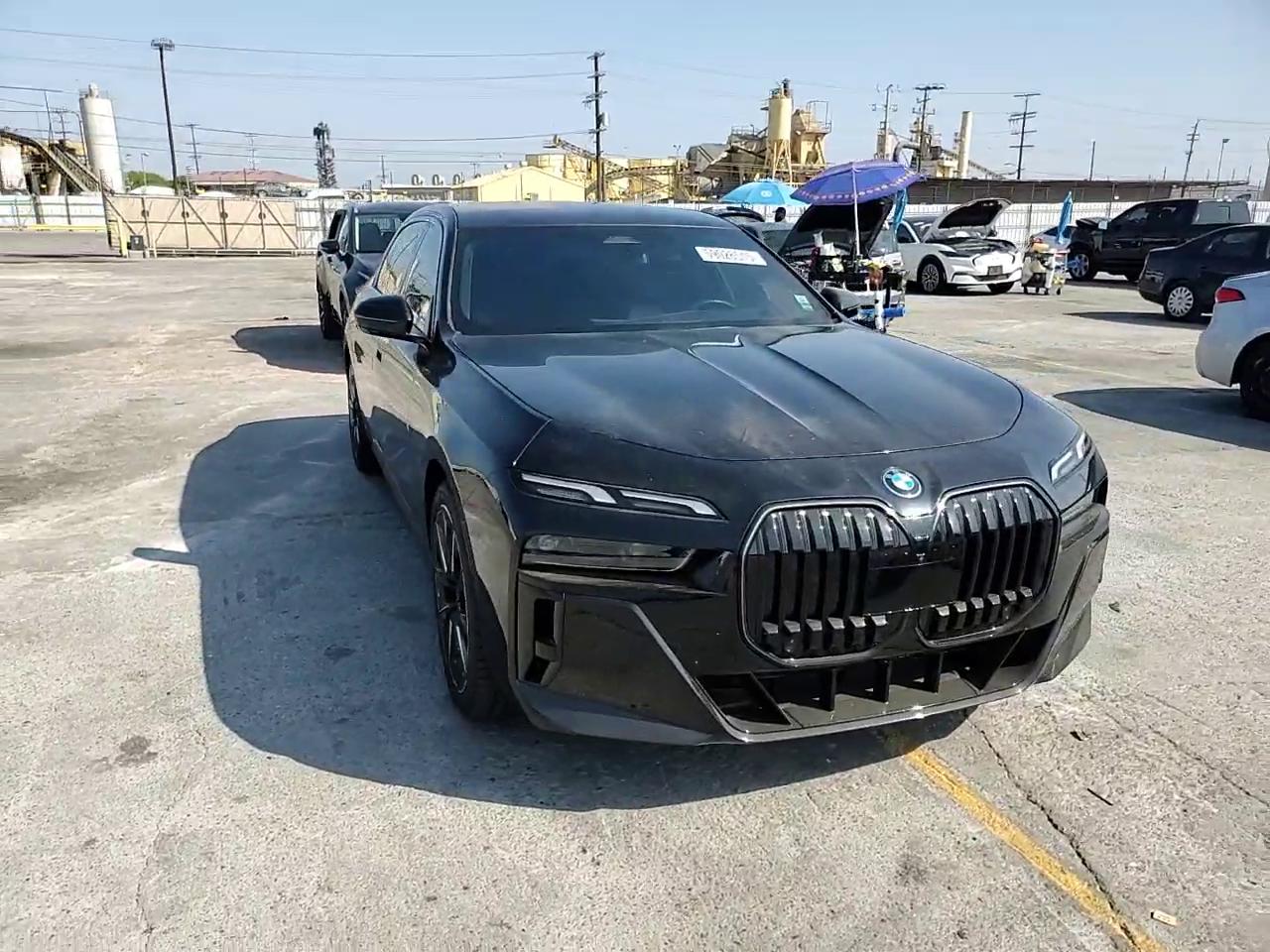 Фото: WBY43EJ0XRCR21088