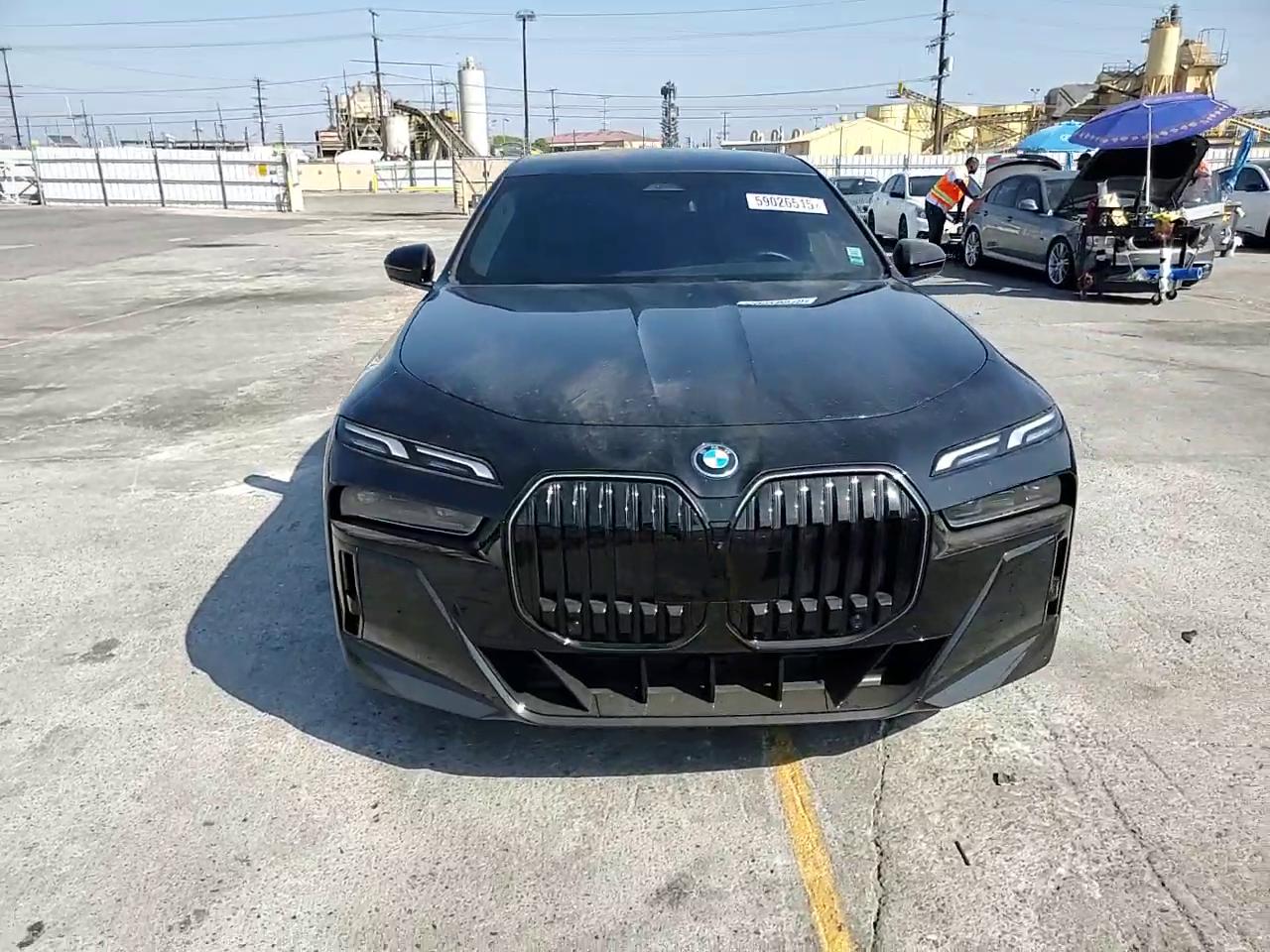 Фото: WBY43EJ0XRCR21088