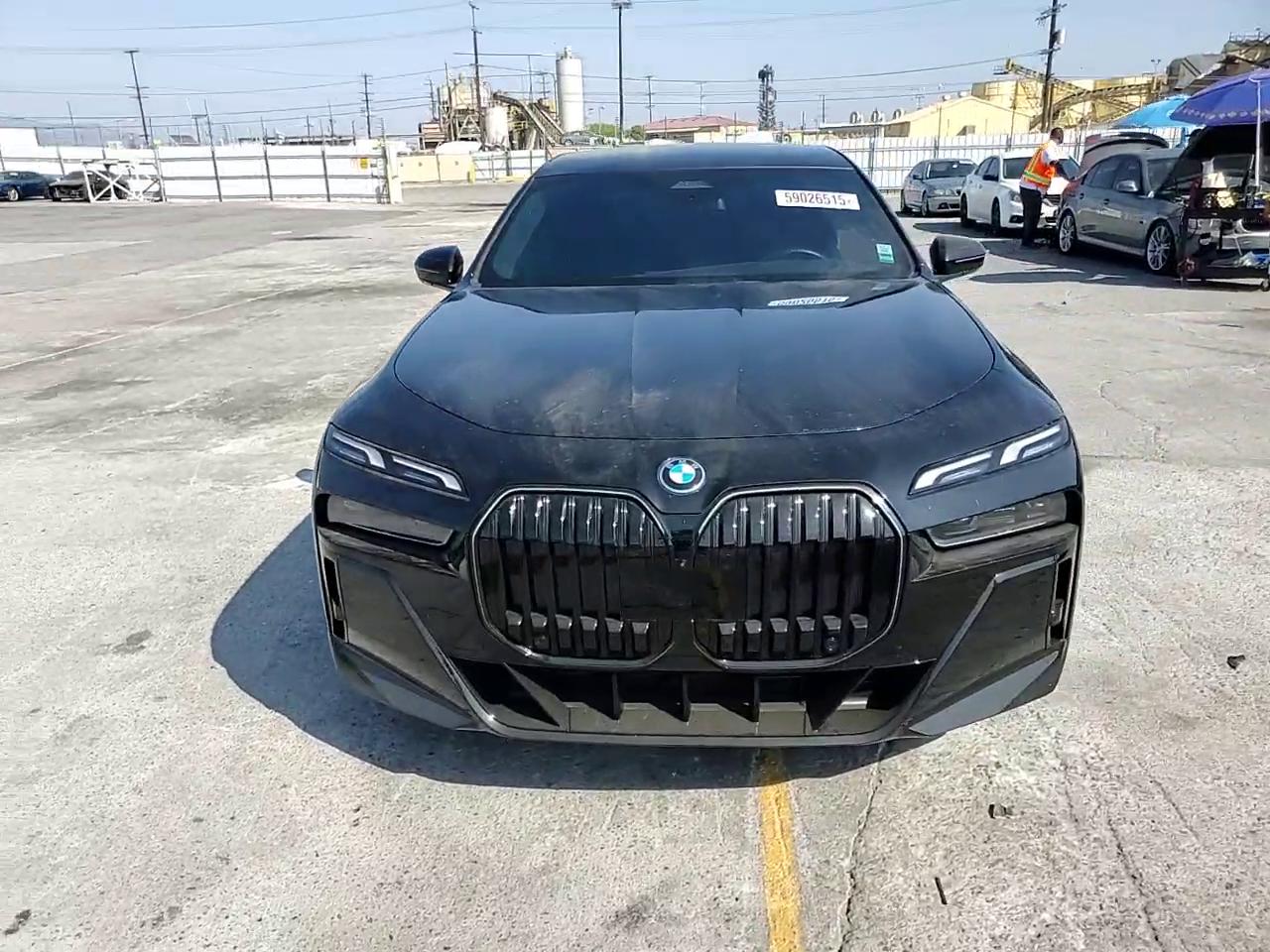 Фото: WBY43EJ0XRCR21088