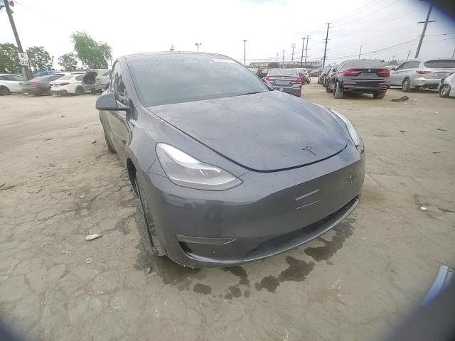 2024 Tesla Model Y VIN: 7SAYGDEE1RA232941 Lot: 58850175