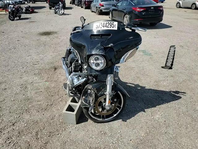 2016 Harley-Davidson Flhxs Street Glide Special VIN: 1HD1KRM11GB634260 Lot: 57344295