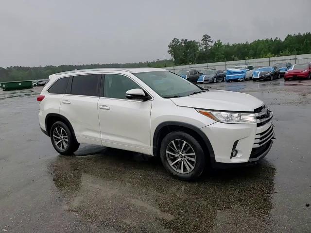 2018 Toyota Highlander Se VIN: 5TDKZRFH2JS265873 Lot: 56623075