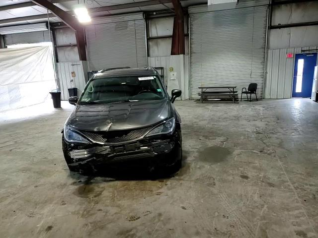 2019 Chrysler Pacifica Touring L VIN: 2C4RC1BG8KR590875 Lot: 57209035