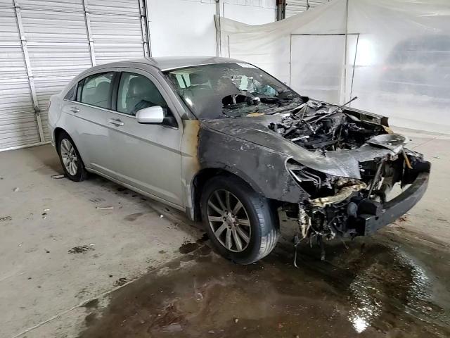 2010 Chrysler Sebring Limited VIN: 1C3CC5FB0AN135255 Lot: 55788315