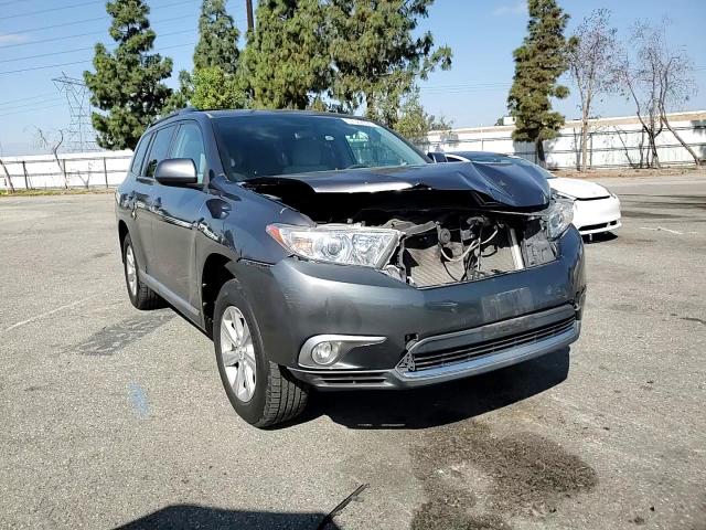 2011 Toyota Highlander Base VIN: 5TDZK3EH9BS040739 Lot: 57082695
