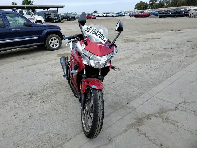 2011 Honda Cbr250 R VIN: MLHMC4119B5002047 Lot: 56194205