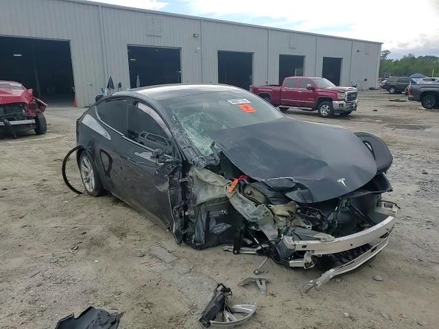 2024 Tesla Model Y VIN: 7SAYGDEE3RF993215 Lot: 56867725