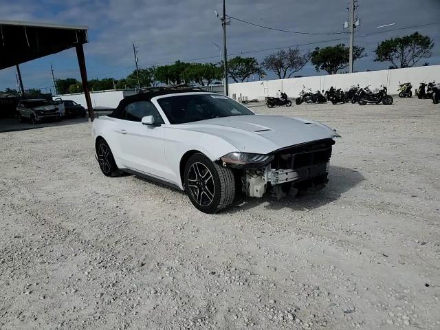 2018 Ford Mustang VIN: 1FATP8UH2J5111005 Lot: 56922055