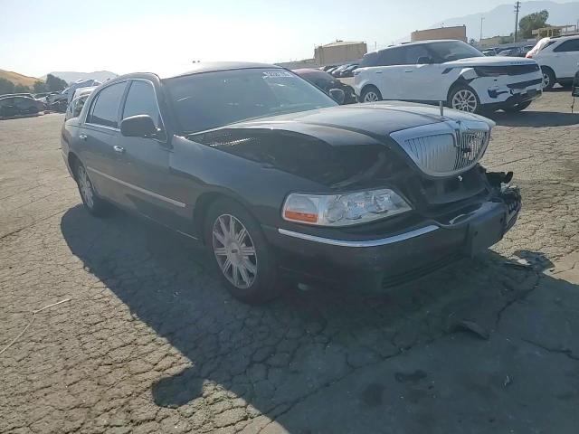 2010 Lincoln Town Car Signature Limited VIN: 2LNBL8CV6AX616628 Lot: 56387795