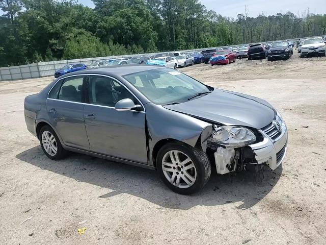 2007 Volkswagen Jetta 2.5 Option Package 1 VIN: 3VWRG71K57M000611 Lot: 55950635