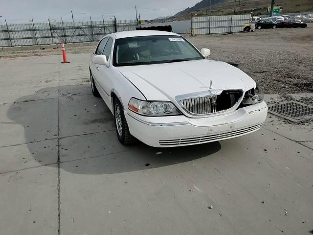 2011 Lincoln Town Car Signature Limited VIN: 2LNBL8CV8BX761395 Lot: 57478985