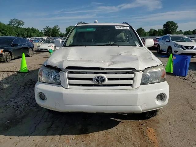 2005 Toyota Highlander - Image 12