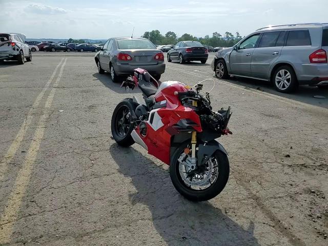 2024 Ducati Panigale V4 R VIN: ZDMDAGZW4RB008882 Lot: 60829474