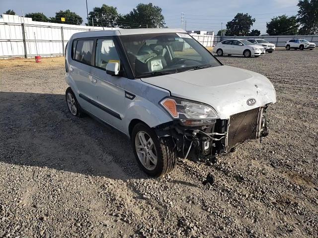 2010 Kia Soul + VIN: KNDJT2A26A7171402 Lot: 58358574