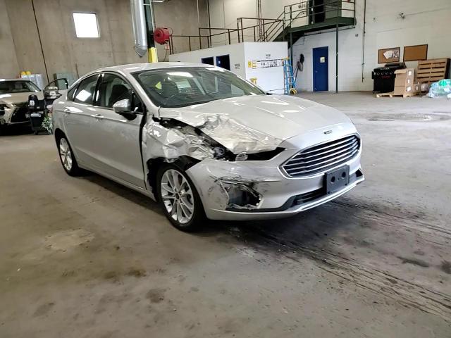 2019 Ford Fusion Se VIN: 3FA6P0HD4KR199608 Lot: 60904364