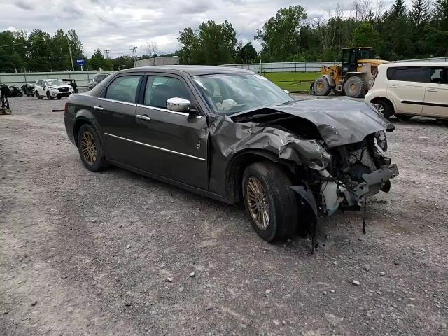 2010 Chrysler 300 Touring VIN: 2C3CA4CD3AH138987 Lot: 57686424