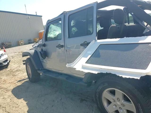 2015 Jeep Wrangler - Image 10