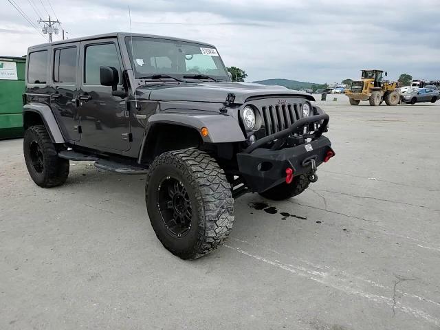 2017 Jeep Wrangler - Image 12