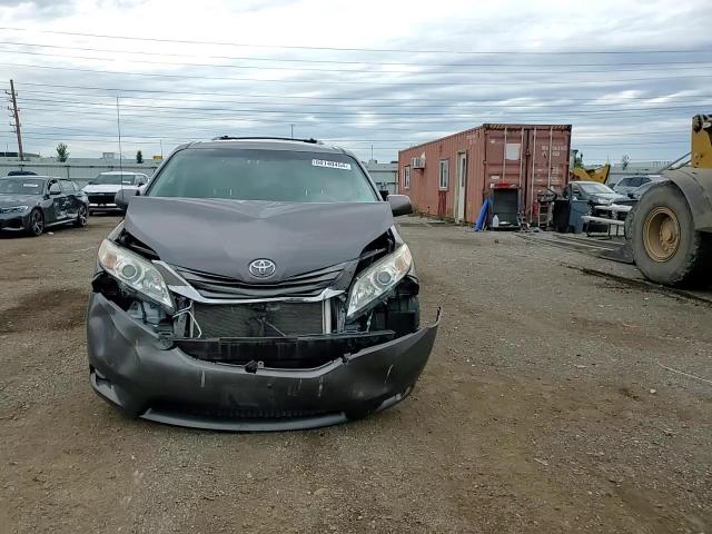 2013 Toyota Sienna - Image 11