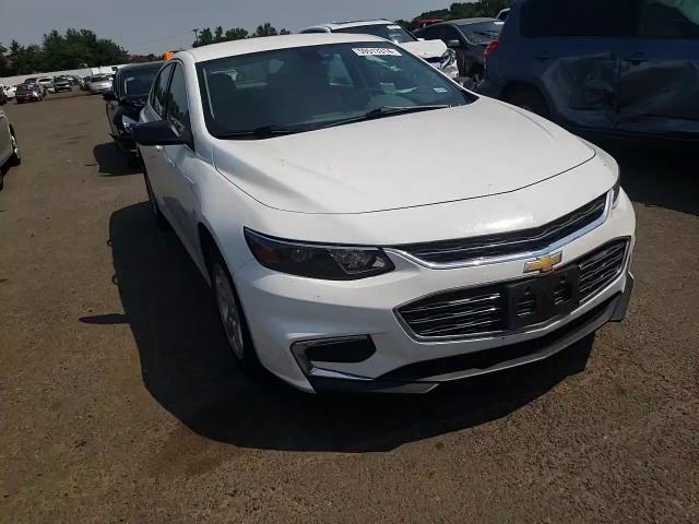 2016 Chevrolet Malibu - Image 10