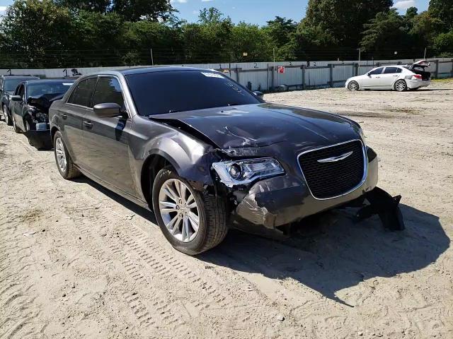 2018 Chrysler 300 Touring VIN: 2C3CCAAG3JH130121 Lot: 60401454