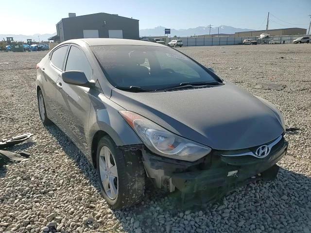 2013 Hyundai Elantra - Image 10