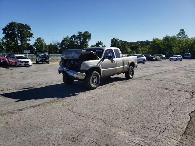 2003 Chevrolet Silverado K2500 Heavy Duty VIN: 1GCHK29183E177925 Lot: 57809784