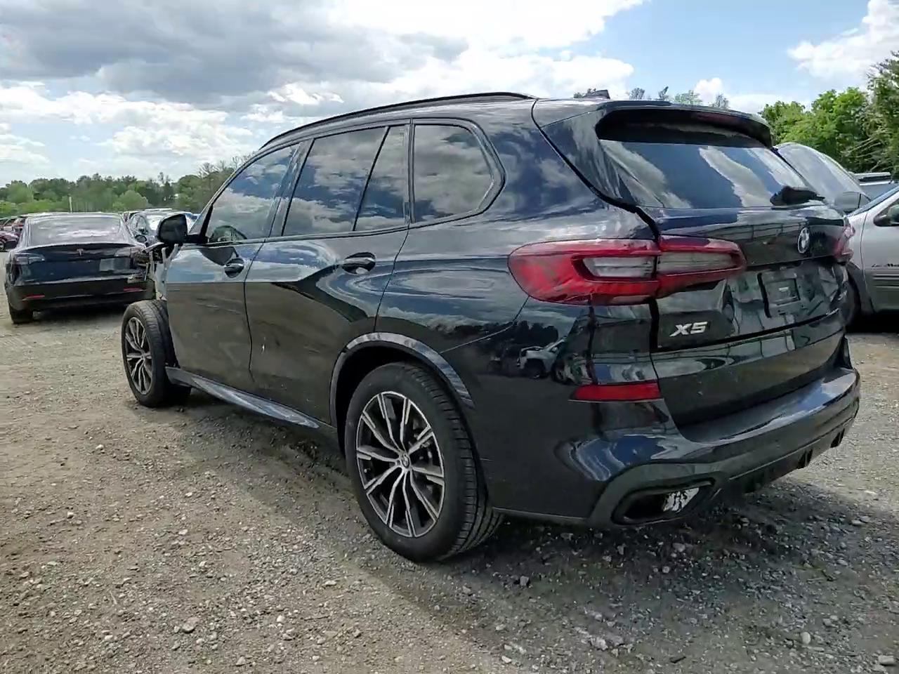 Фото: 5UXCR6C07N9J93993