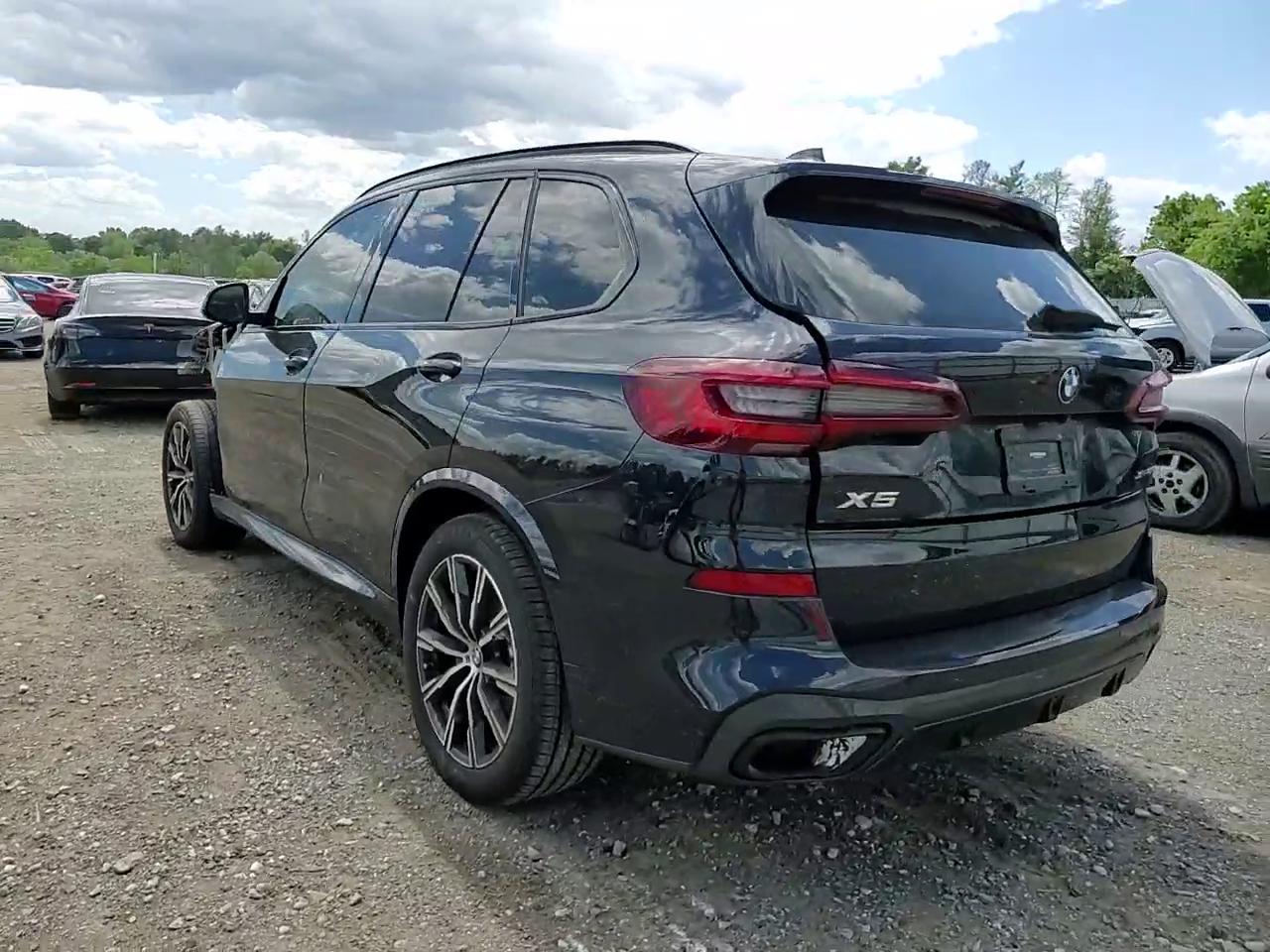 Фото: 5UXCR6C07N9J93993