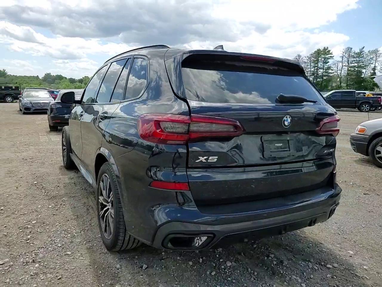 Фото: 5UXCR6C07N9J93993