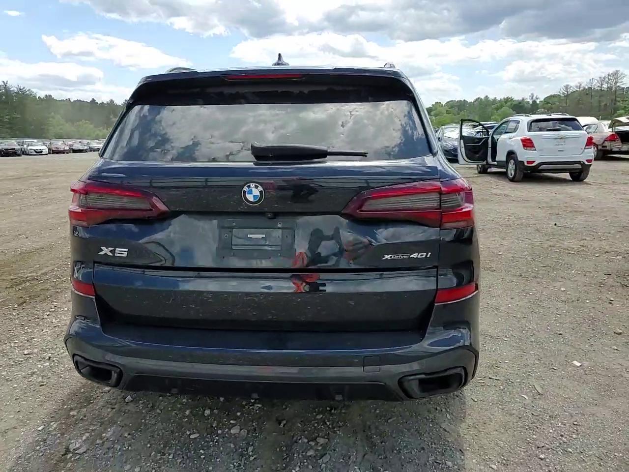 Фото: 5UXCR6C07N9J93993