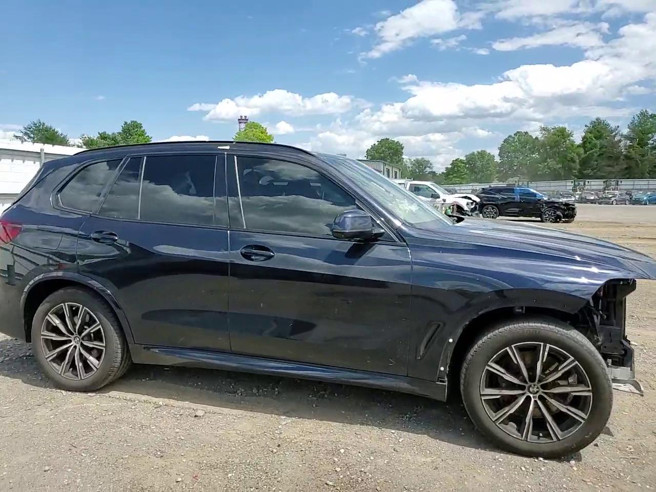 Фото: 5UXCR6C07N9J93993