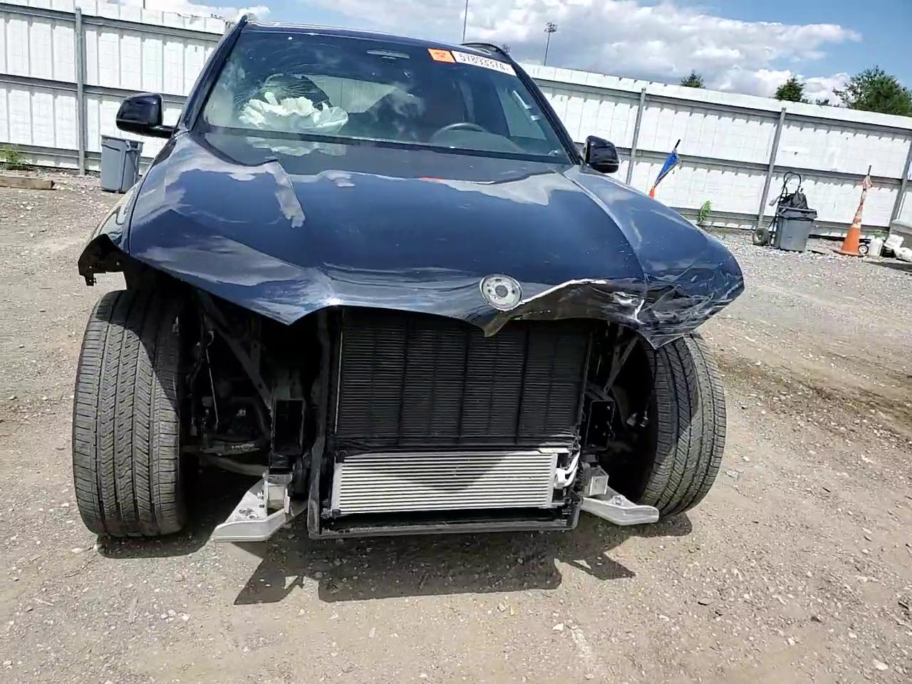 Фото: 5UXCR6C07N9J93993