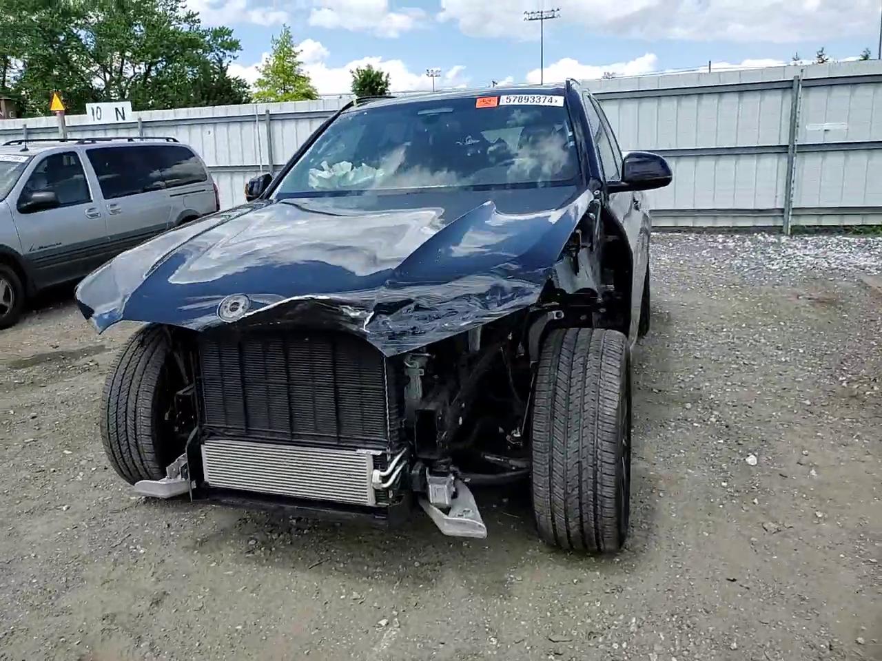 Фото: 5UXCR6C07N9J93993