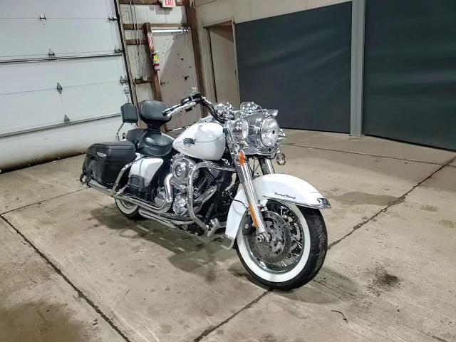 2013 Harley-Davidson Flhrc Road King Classic VIN: 1HD1FRM10DB692389 Lot: 59527194