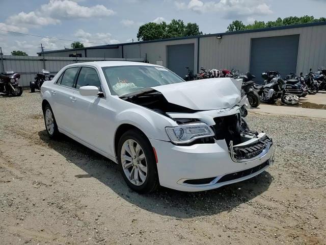 2C3CCARG4HH591777 2017 Chrysler 300 Limited