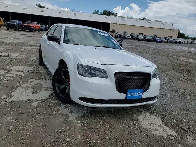 2022 Chrysler 300 Touring VIN: 2C3CCAAGXNH268423 Lot: 60770554