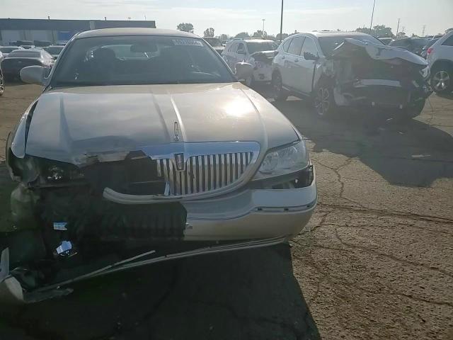 2LNHM82V59X631786 2009 Lincoln Town Car Signature Limited