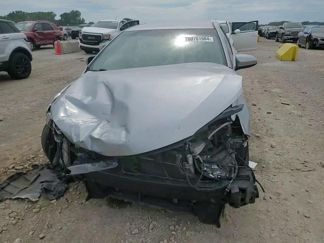 2016 Toyota Camry - Image 11