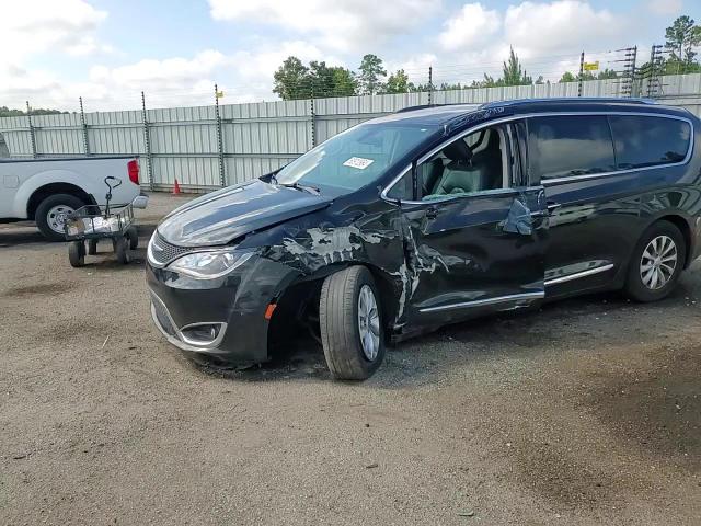 2018 Chrysler Pacifica Touring L VIN: 2C4RC1BG9JR112172 Lot: 60912964