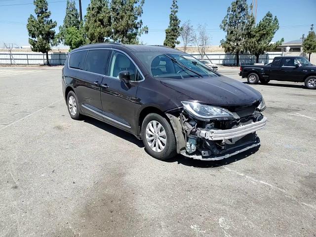 2017 Chrysler Pacifica Touring L VIN: 2C4RC1BG0HR635672 Lot: 62962185