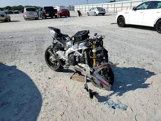 2016 Aprilia Rsv4 Rf VIN: ZD4RKUB02GS000400 Lot: 62294875