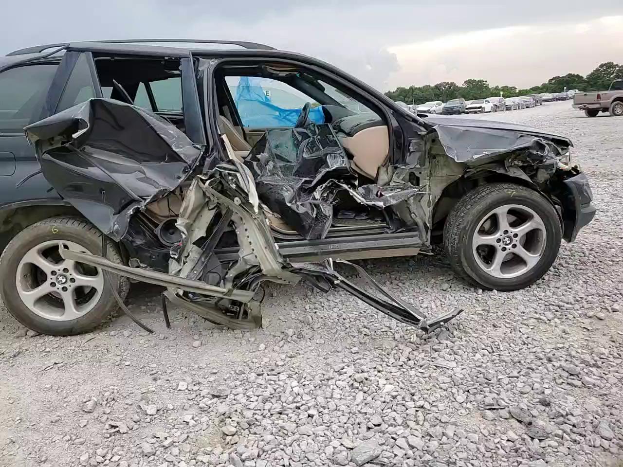 Фото: 5UXFA535X3LV97087