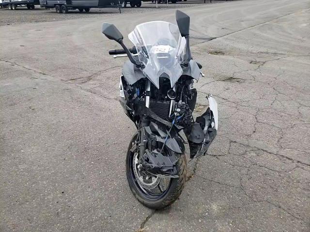 2025 Kawasaki Ex500 A VIN: ML5EXGJ11SDA54160 Lot: 62330815