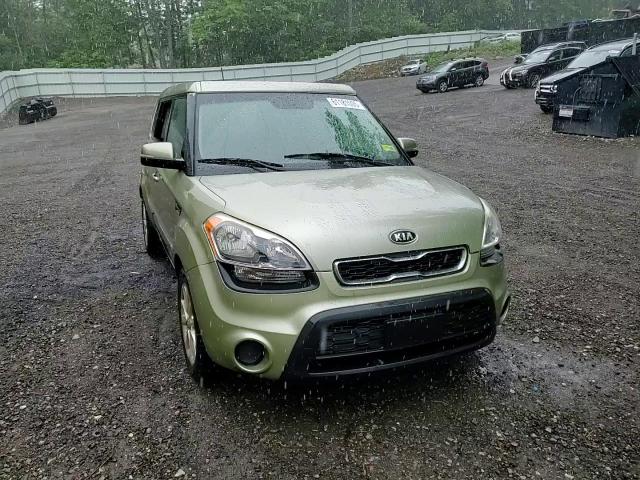 2012 Kia Soul + VIN: KNDJT2A65C7366798 Lot: 61181095