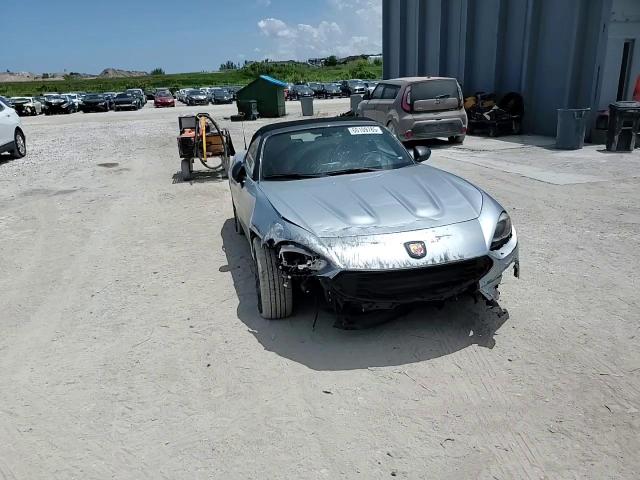 2018 Fiat 124 Spider Classica VIN: JC1NFAEKXJ0138261 Lot: 60109785