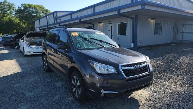 2017 Subaru Forester 2.5I Limited VIN: JF2SJAJCXHH556884 Lot: 61335545