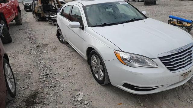 2011 Chrysler 200 Touring VIN: 1C3BC1FB5BN570472 Lot: 62908095