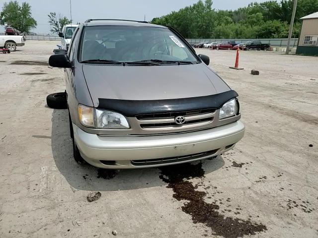 1999 Toyota Sienna Le VIN: 4T3ZF13C3XU120009 Lot: 60455015